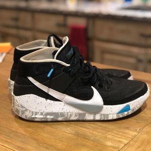 Nike KD 13 basketball sneakers